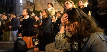 Ludzie modlili się i płakali. Relacje świadków pożaru Notre Dame