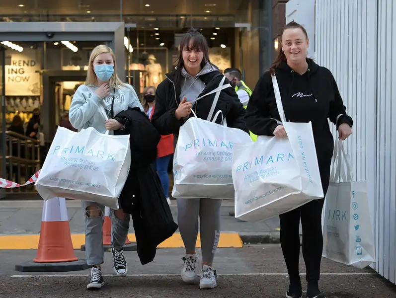 Ponowne otwarcie sklepów Primark – kwiecień 2021 Fot. Charles McQuillan/Getty Images