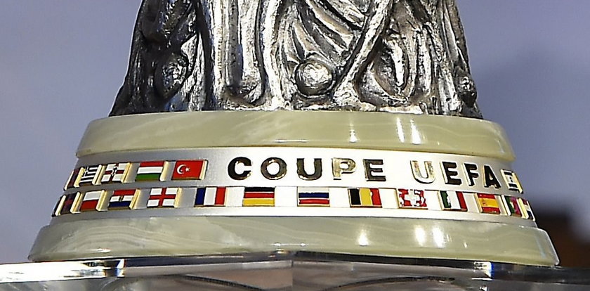 Wpadka UEFA, na Pucharze Ligi Europy nie ma polskiej flagi!
