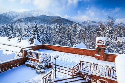 Zorganizuj zimowy wyjazd w polskie góry. Pięć propozycji w specjalnych cenach