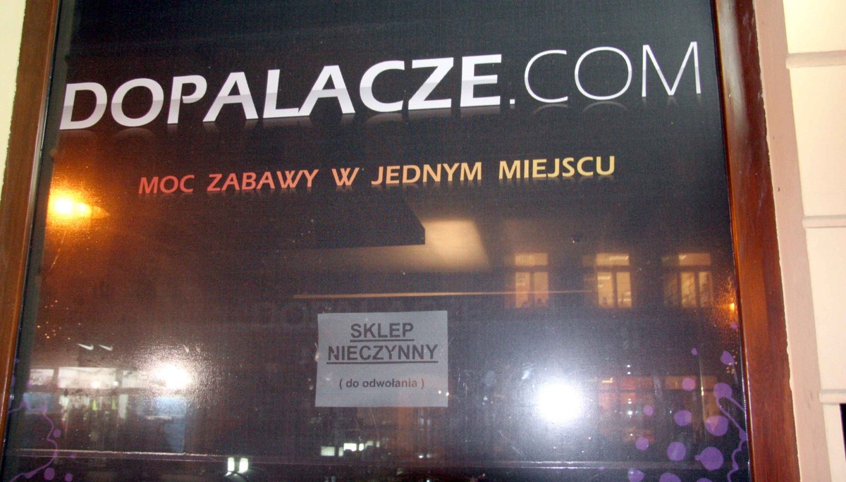 Ustawa zniesie obowiązek uprzedniego zawiadamiania o kontroli przedsiębiorców podejrzanych o wprowadzanie do obrotu zakazanych substancji. Działania będą przeprowadzać organy Państwowej Inspekcji Sanitarnej