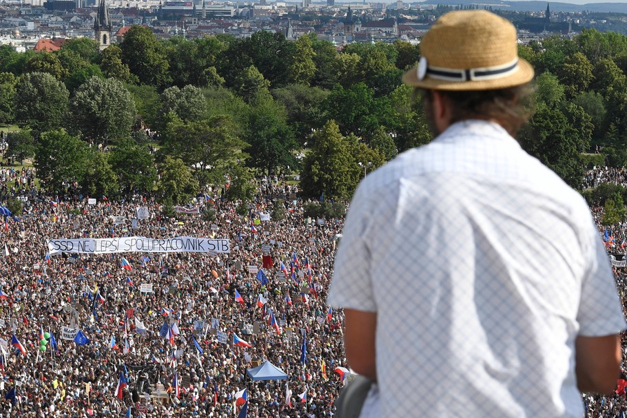 Ponad ćwierć miliona Czechów protestowało w niedzielę przeciwko polityce premiera Andreja Babisza. Praga, 23 czerwca 2019 r.