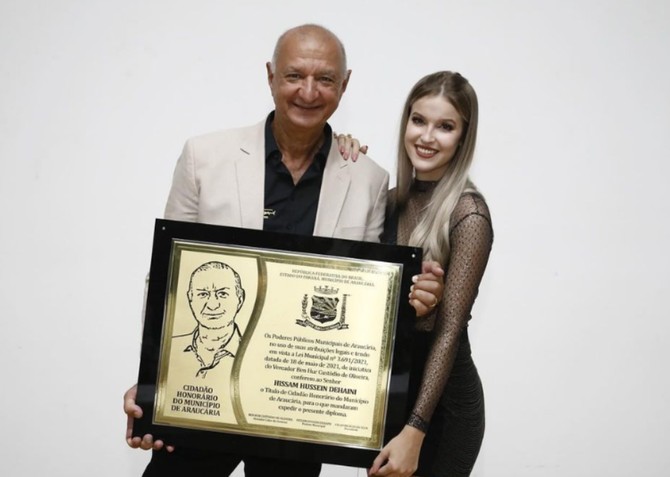 Par se suočava sa brojnim kritikama zbog ogromne razlike u godinama