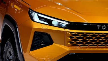 nowa toyota wjeżdża do polski. ma 196 km. gwarancja na 1 milion km