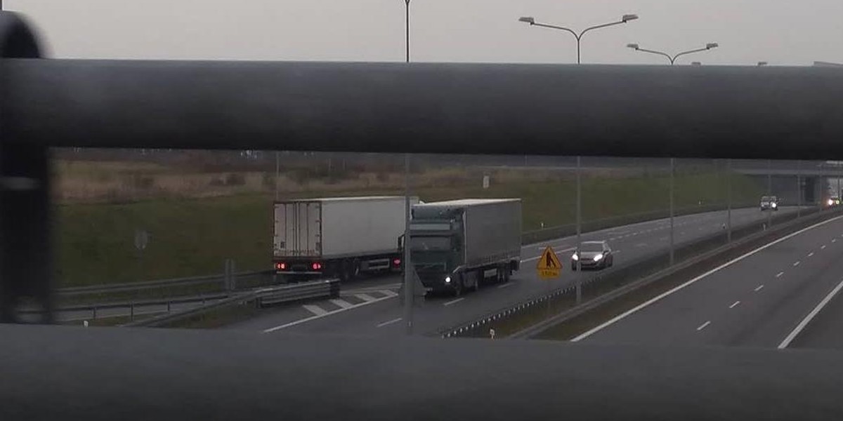 Jechał ciężarówką pod prąd autostradą A2