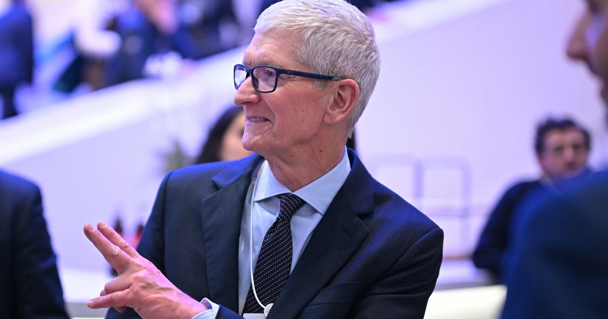 'I'm not political': Tim Cook responds to backlash against his ...