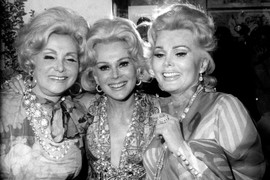 KARDAŠIJANKE PRE KARDAŠIJANKI Tri skandalozne sestre iz Mađarske UDAVALE SE 19 PUTA, a Kris Džener je MALA MACA U ODNOSU NA NJIHOVU "MAMUŠKU"