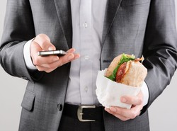 Co jedzą białe kołnierzyki? Nic dobrego!