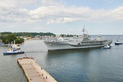 Piękny amerykański kolos zawinął do Gdyni. Okręt USS Mount Whitney [ZOBACZ ZDJĘCIA]