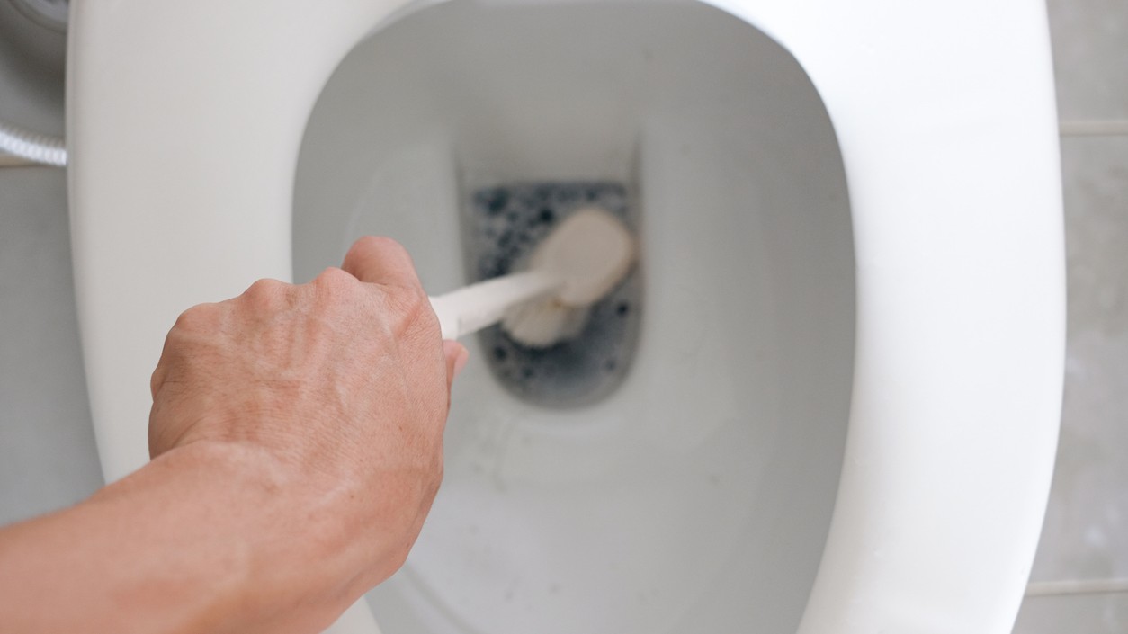 Jednoduché čistenie domácimi prostriedkami zaručí sviežu a čistú toaletu.