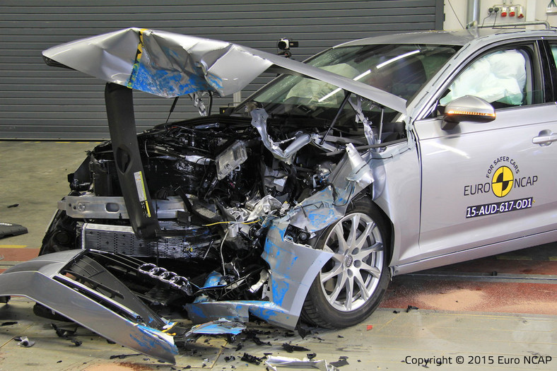 Audi A4 - test zderzeniowy