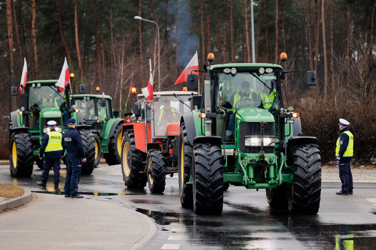  Metalowym prętem uderzał w traktor. Incydent na proteście rolników