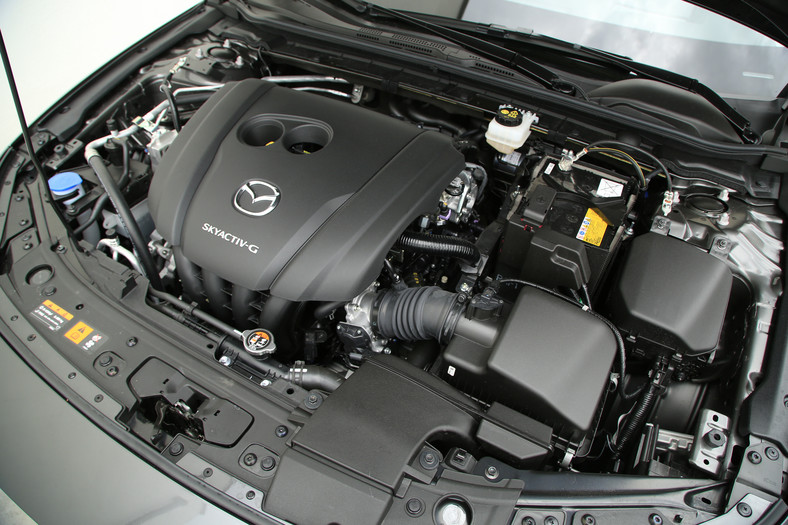 Mazda 3 sedan 2.0 Skyactive-G 6AT