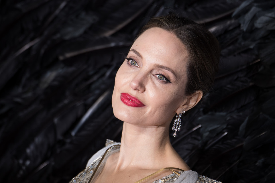 Czarownica 2 Angelina Jolie Na Londyńskiej Premierze Filmu Film