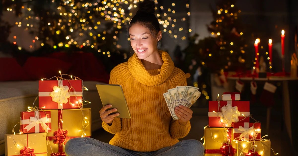 Premie, bony, paczki świąteczne dla pracowników. Kto dostał najwięcej w popularnych dyskontach?