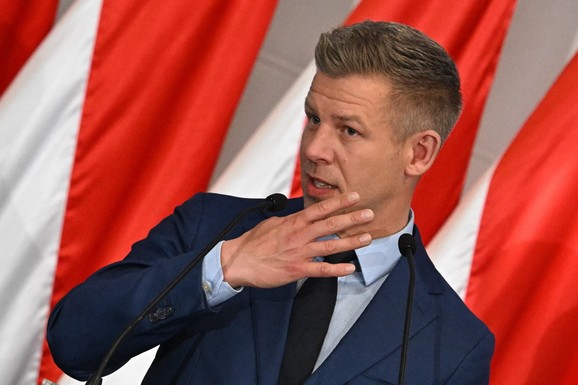 FICO I MAĐAR SE "POBILI" OKO DEKRETA! Stigao ultimatum iz Budimpešte: "Menjajte zakone ili sledi TOTALNA BLOKADA"