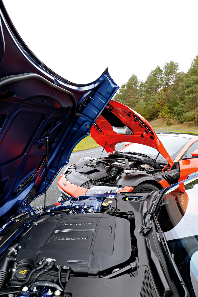 Jaguar F-Type kontra Aston Martin Vantage