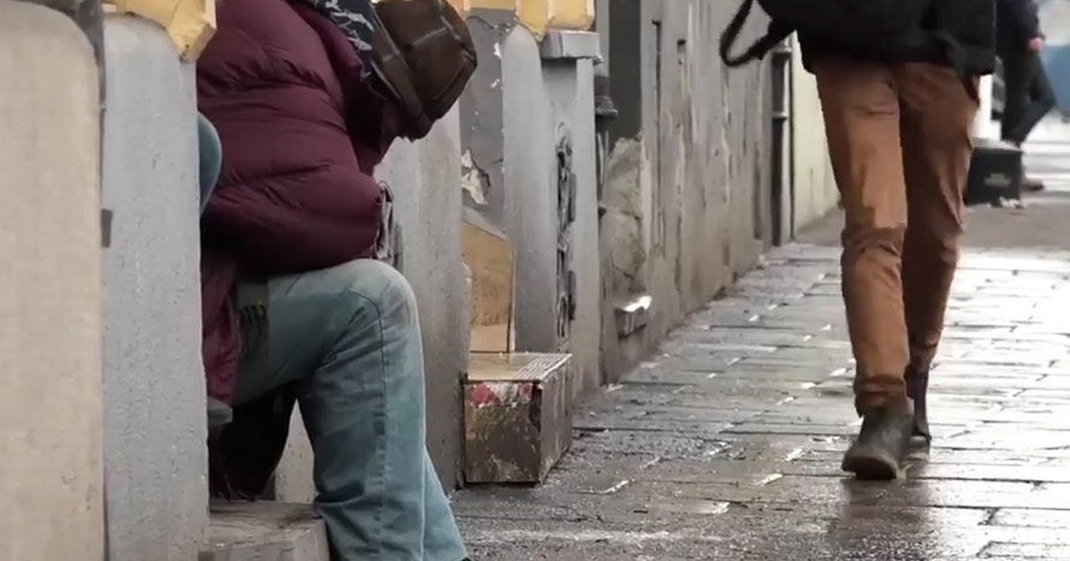 Streetbus z pomocą dla bezdomnych już jeździ po Krakowie