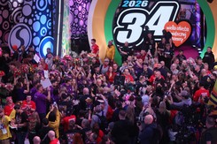 34. Finał WOŚP. Licznik się kręci. Ile milionów złotych już zebrano? [RELACJA NA ŻYWO]