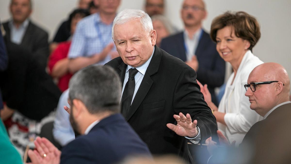 Jarosław Kaczyński podczas spotkania z elektoratem w Gnieźnie