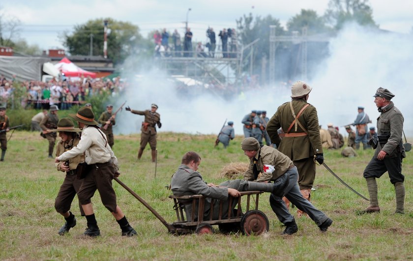 Przedstaw Co Wydarzyło Się W życiu Adasia Co wydarzyło się 15 sierpnia 1920 roku?