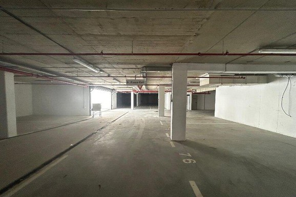 GARAŽE SKUPLJE OD STANOVA? Za parking mesto na Bežanijskoj kosi traže 26.000 evra: Kvadrat ide i preko 2.000, a evo šta se nudi kupcima