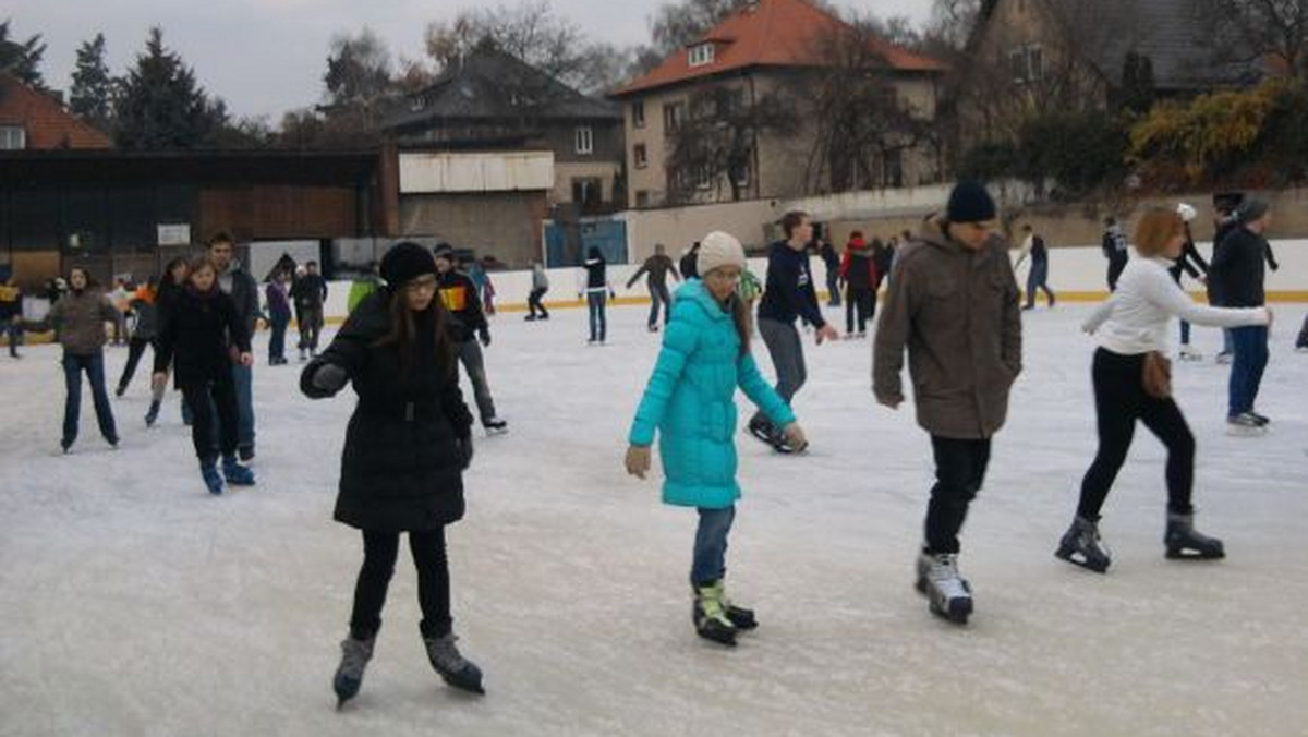 Korty tenisowe. To jeden z pomysłów na zagospodarowanie terenów sportowych przy al. Wojska Polskiego - informuje portal mmsczezcin.pl.