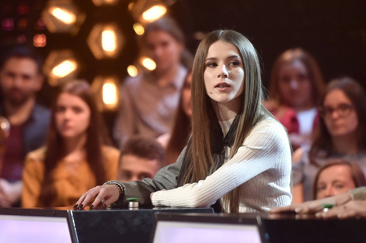 Dlaczego Roksana Węgiel nie dojechała na koncert? Artystka przeprasza, a kierowcy grozi kara za "koguta" bez uprawnień