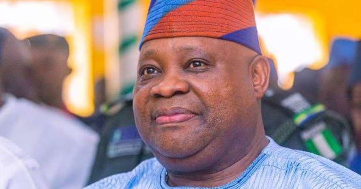 A morte de Lagabaja, antigo Chefe do Estado-Maior do Exército Nigeriano, despertou profunda emoção na Nigéria e particularmente no estado de Osun. A governadora Adeleke declarou luto oficial e ordenou que as bandeiras fossem hasteadas a meio mastro em homenagem a este grande homem. Sua contribuição excepcional para a nação foi elogiada e livros de condolências foram abertos. Lagabaja, nomeado pelo Presidente Tinubu, deixa um legado de dedicação e bravura. Neste momento de luto nacional, recordaremos os seus valores e o seu compromisso com o seu país. Que Deus conceda a Lagabaja a paz eterna e cuide de sua família.