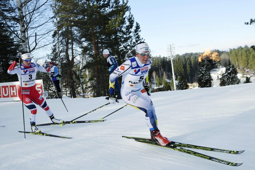 Marit Bjoergen wygrywa, a Heidi Weng... oszukuje? Afera po pechu Kalli