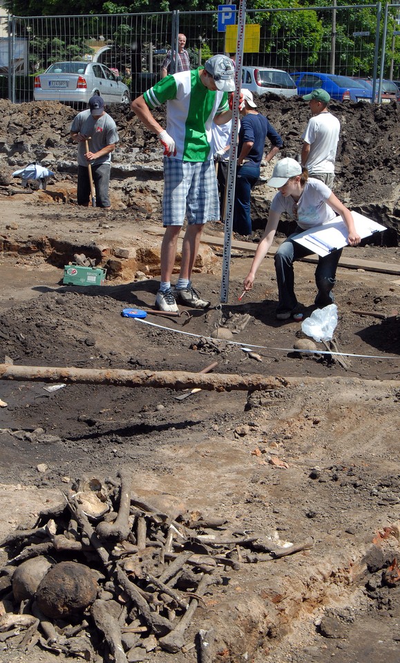 JAROSŁAW WYKOPALISKA ARCHEOLOGICZNE KOLEGIATA