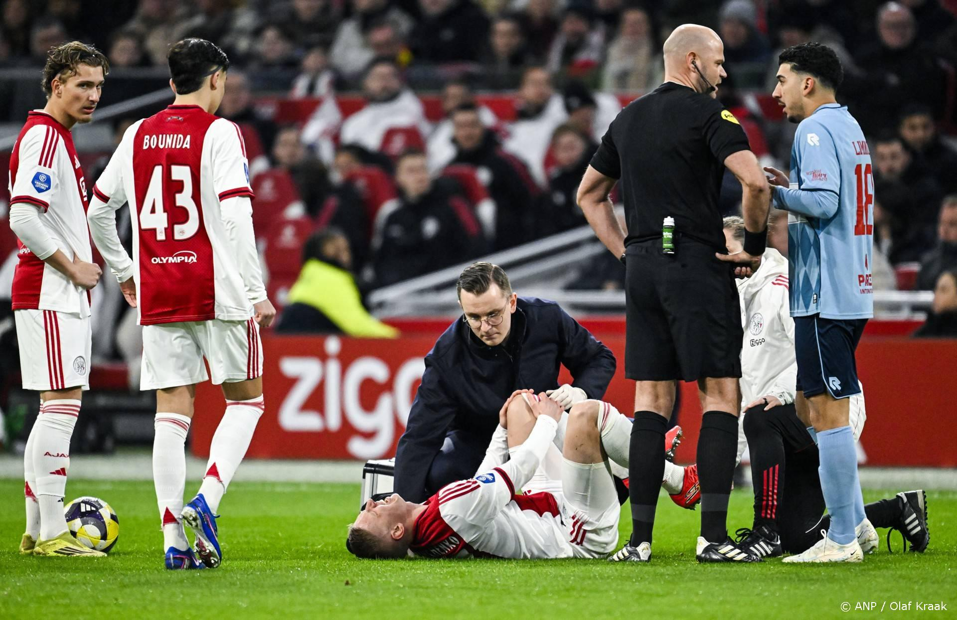 Drie minuten speeltijd kost Ajax mogelijk nieuwe linksback Zintsjenko