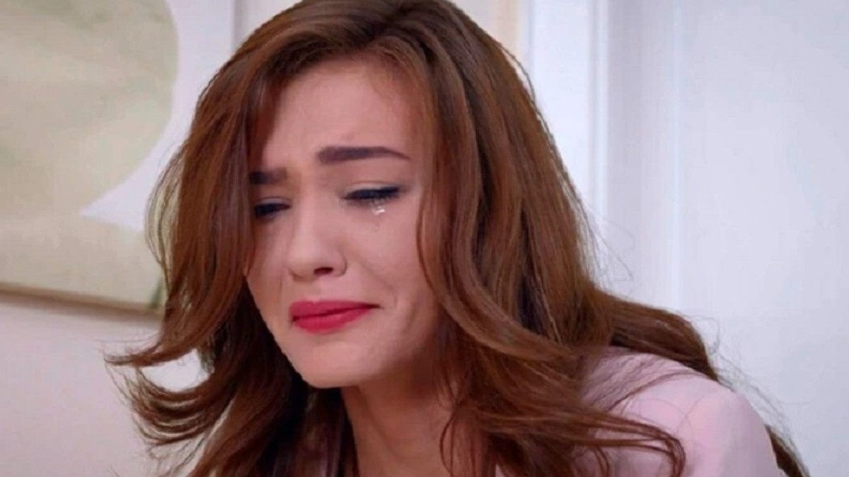 "Otac me je silovao, majka mi nije verovala dok ga nije zatekla pored mene": Turska glumica otkrila jezive detalje