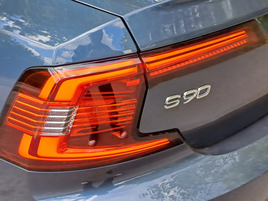 Volvo S90