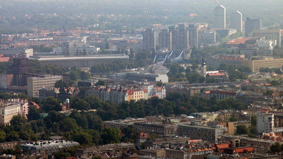 In Between Festivals to całoroczny cykl koncertów i spektakli tańca współczesnego, który w marcu rozpoczyna się we Wrocławiu. Ponad 30 wydarzeń artystycznych ma przybliżyć wrocławianom m.in. berlińską scenę jazzową.