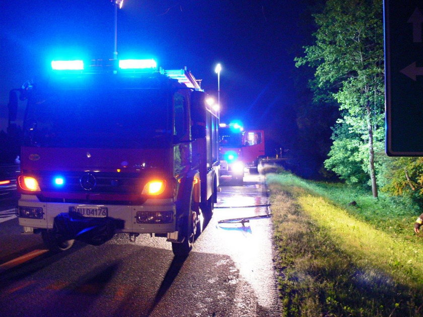 Tragiczny wypadek na Podlasiu. Kierowca spłonął w aucie