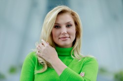 Dawna gwiazda TVP chwali się komunią syna. "Nie wstydzimy się wiary" [WIDEO]