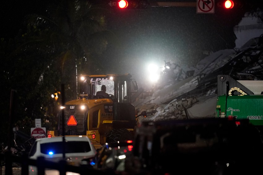 Rušenje zgrade u Majamiju