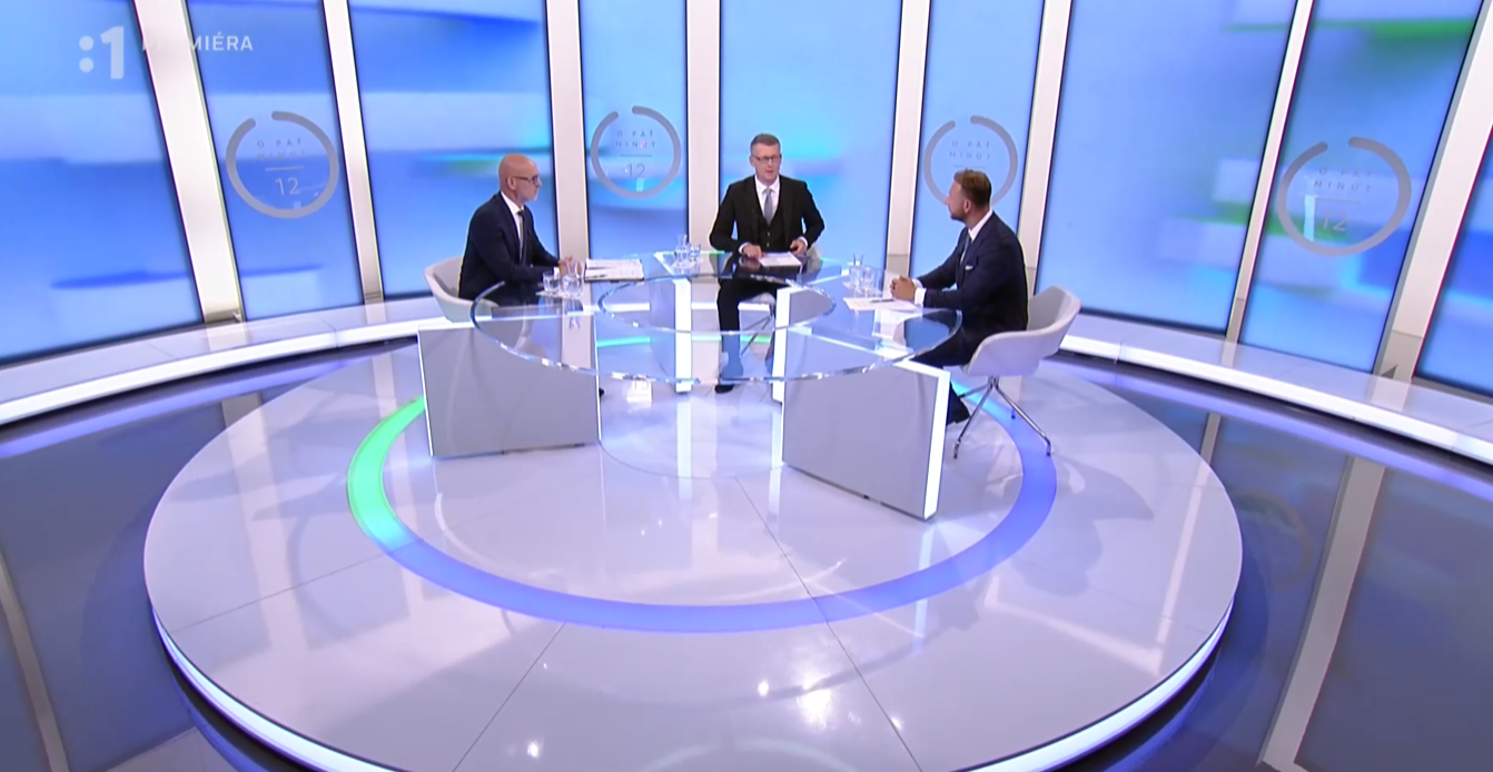 Branislav Gröhling a Matúš Šutaj Eštok v diskusnej relácii STVR O 5 minút 12.