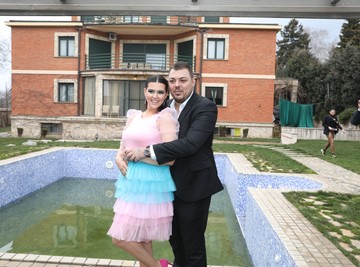 SUPRUGA SLOBE VASIĆA ZAVRŠILA U BOLNICI! Njemu je danas produžen boravak u Lazi Lazareviću, a njoj je pozlilo! (Foto)