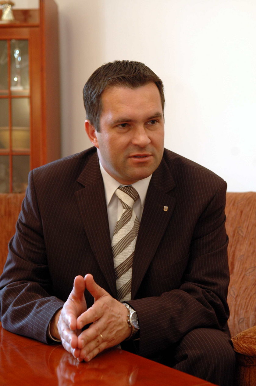 Burmistrz Jarocina chce walczyć z pieniaczami
