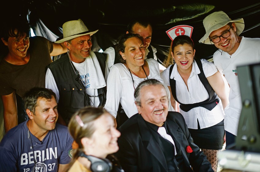 Vesela ekipa na setu