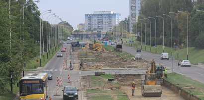 Jeden kierunek na Armii Krajowej i prace na skrzyżowaniu Marszałków