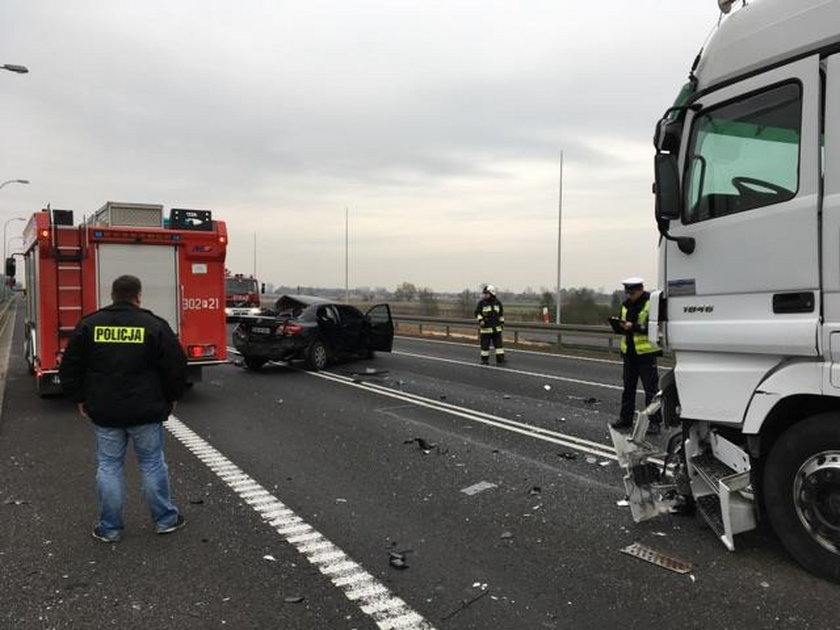 Tragedia na S3. Tir zmiażdżył osobówkę