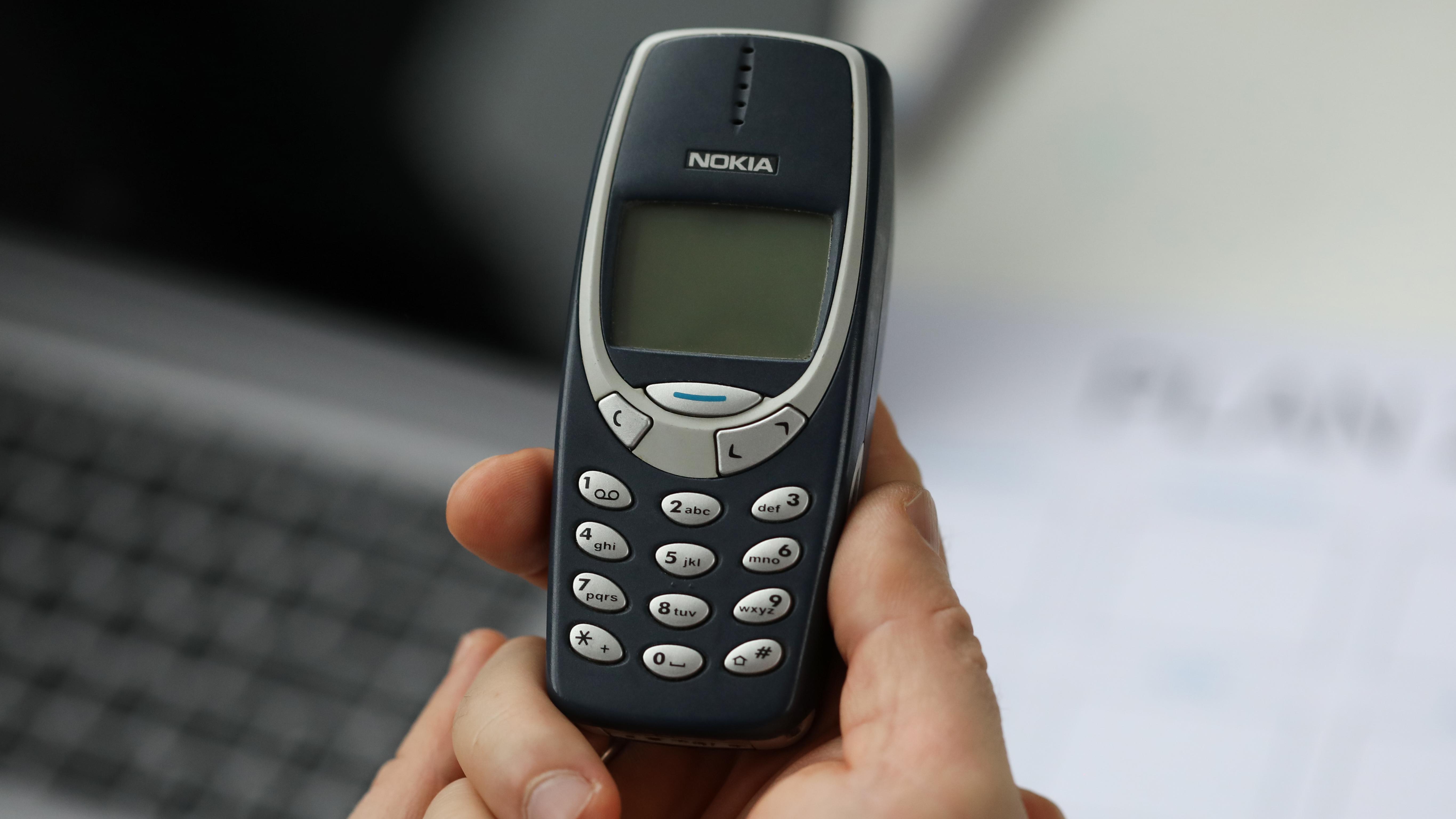 Nokia 3310 w 2021 roku. Czy można ją kupić i do czego się nadaje?
