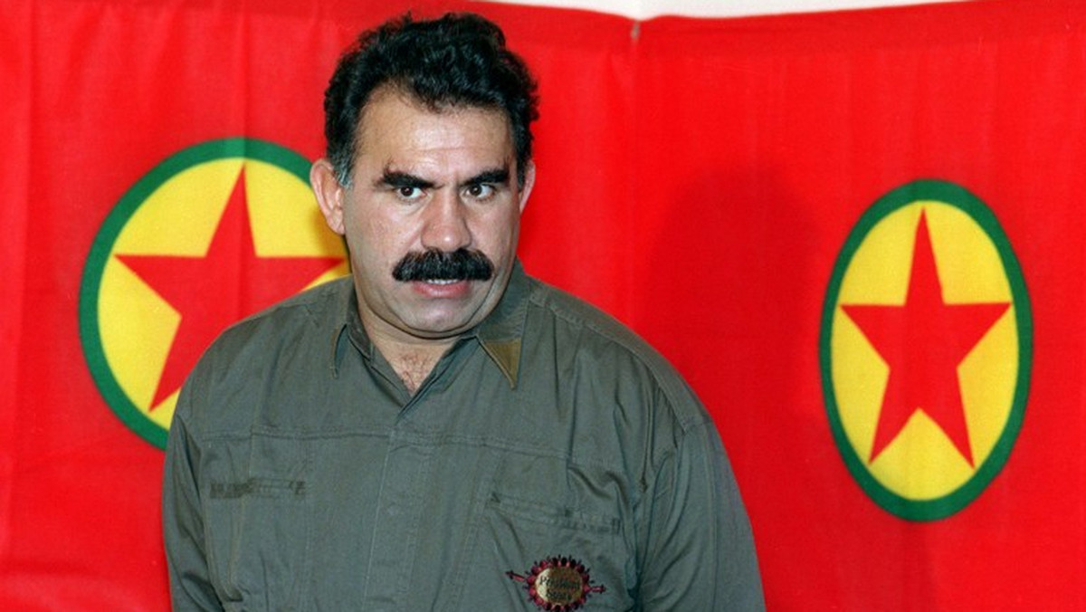 Założyciel i przywódca Partii Pracujących Kurdystanu (PKK) Abdullah Ocalan może oglądać telewizję w więziennej celi, gdzie od blisko 14 lat odsiaduje karę dożywotniego pozbawienia wolności - poinformował rzecznik tureckiego rządu.
