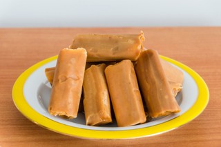 Chaos na rynku krówek. Wszystko przez zmianę wykładni opodatkowania masy kajmakowej