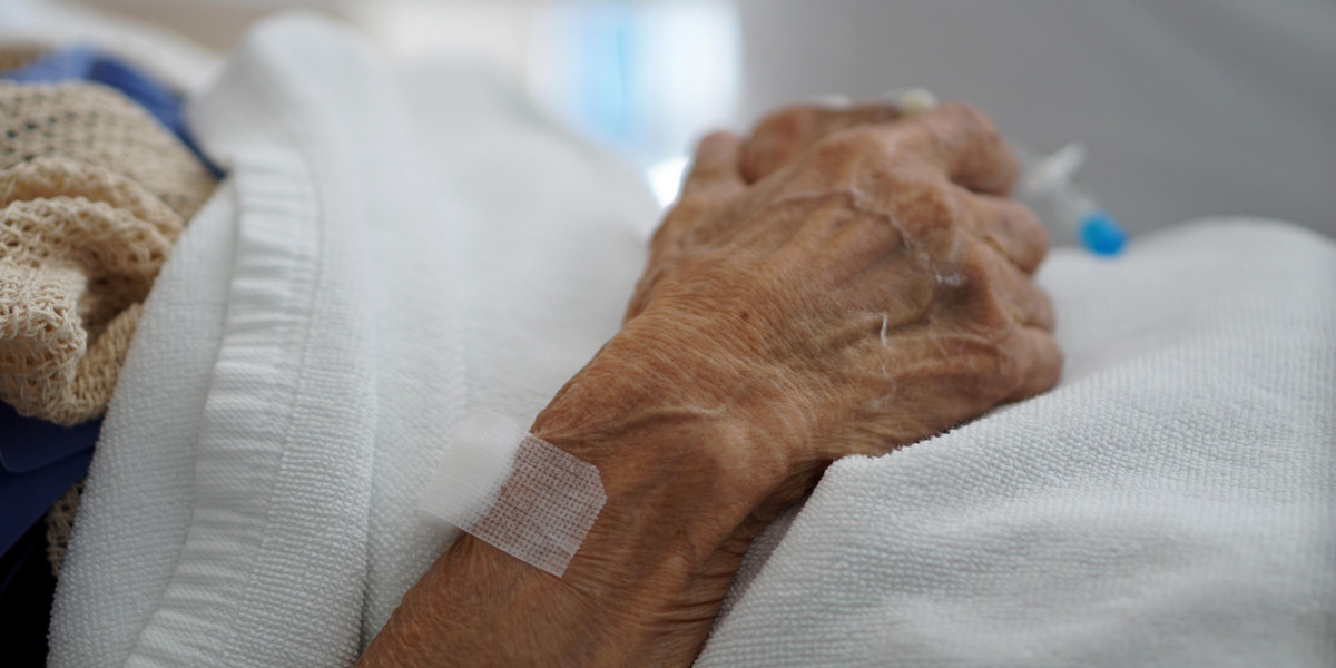 Zmarła 89-letnia Holenderka. Dwukrotnie zaraziła się koronawirusem