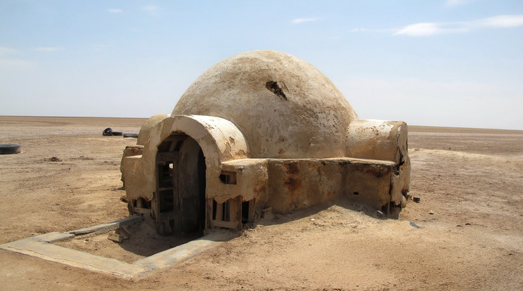 A filmben Luke Skywalker lakhelyeként szolgáló ház valójában Tunéziában található