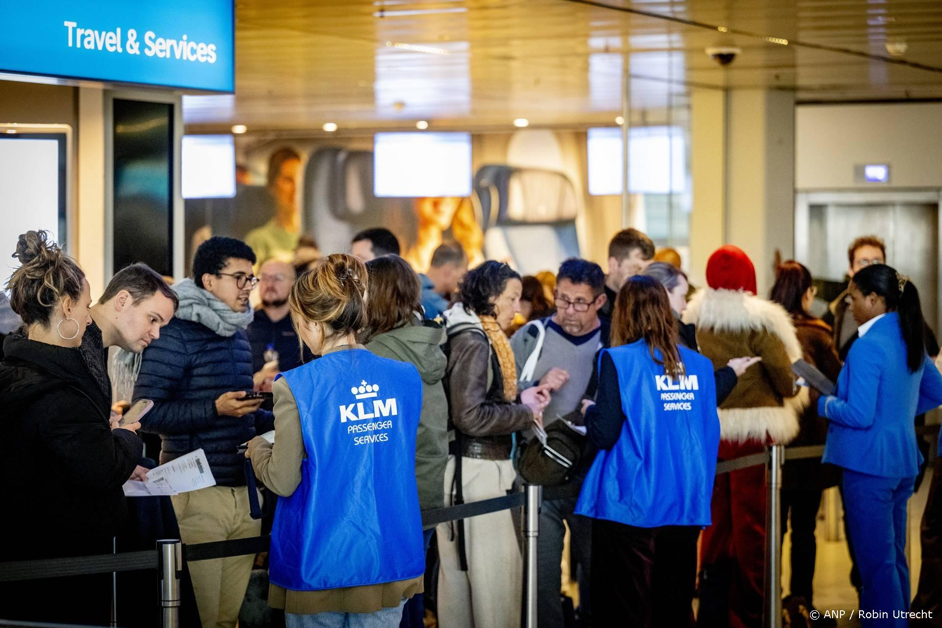 Sneeuwchaos: KLM stopt tijdelijk de ticketverkoop na vele geannuleerde vluchten